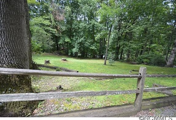 4th image of 30 Diane Ln
