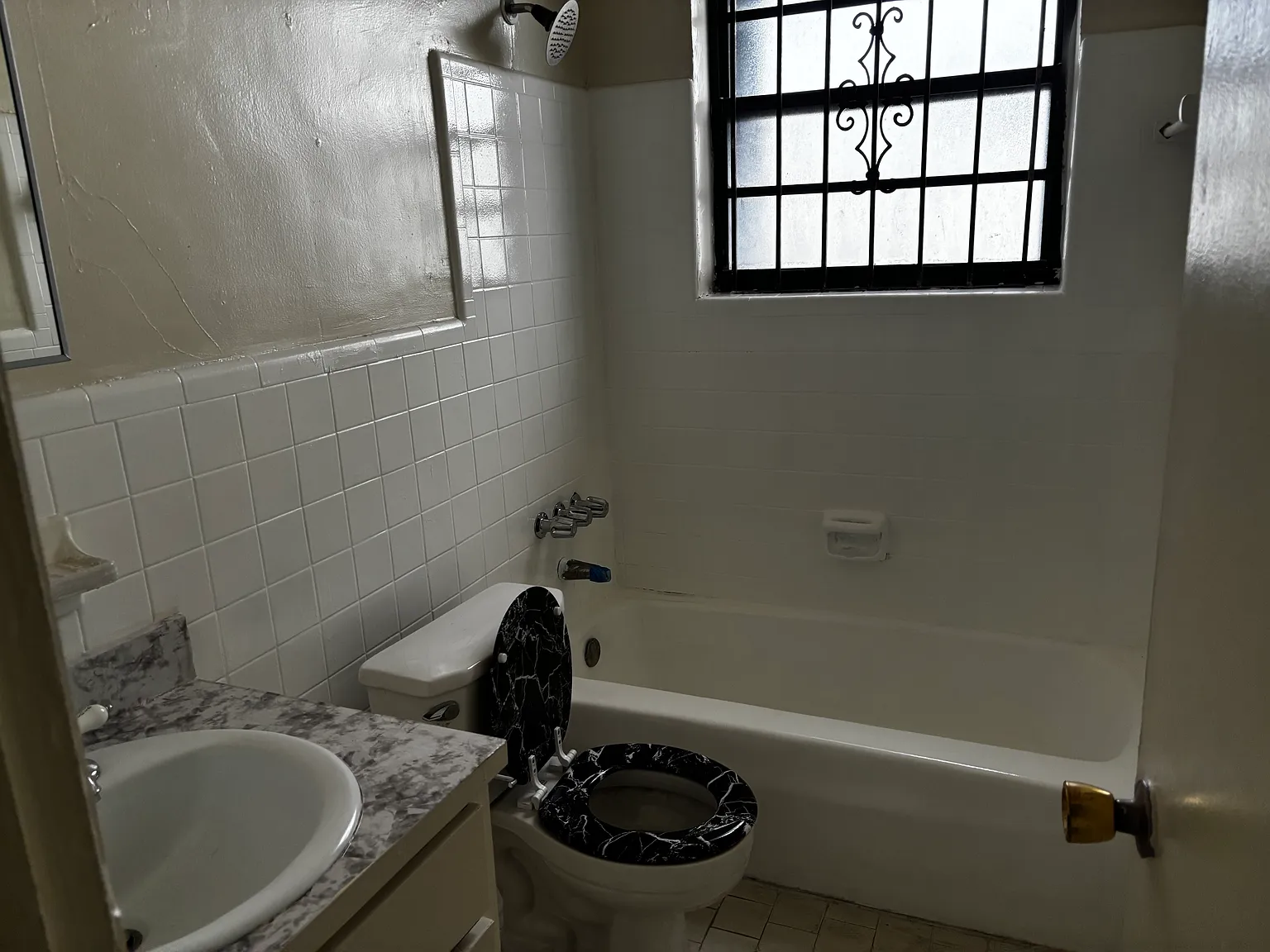 2 bed, $1,900 — Photo 2