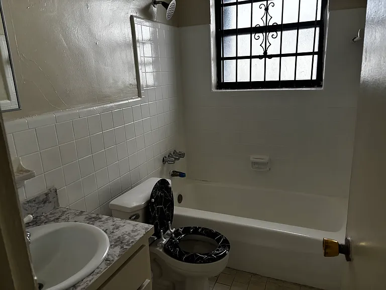 901 NW 53rd St #1 — Photo 2