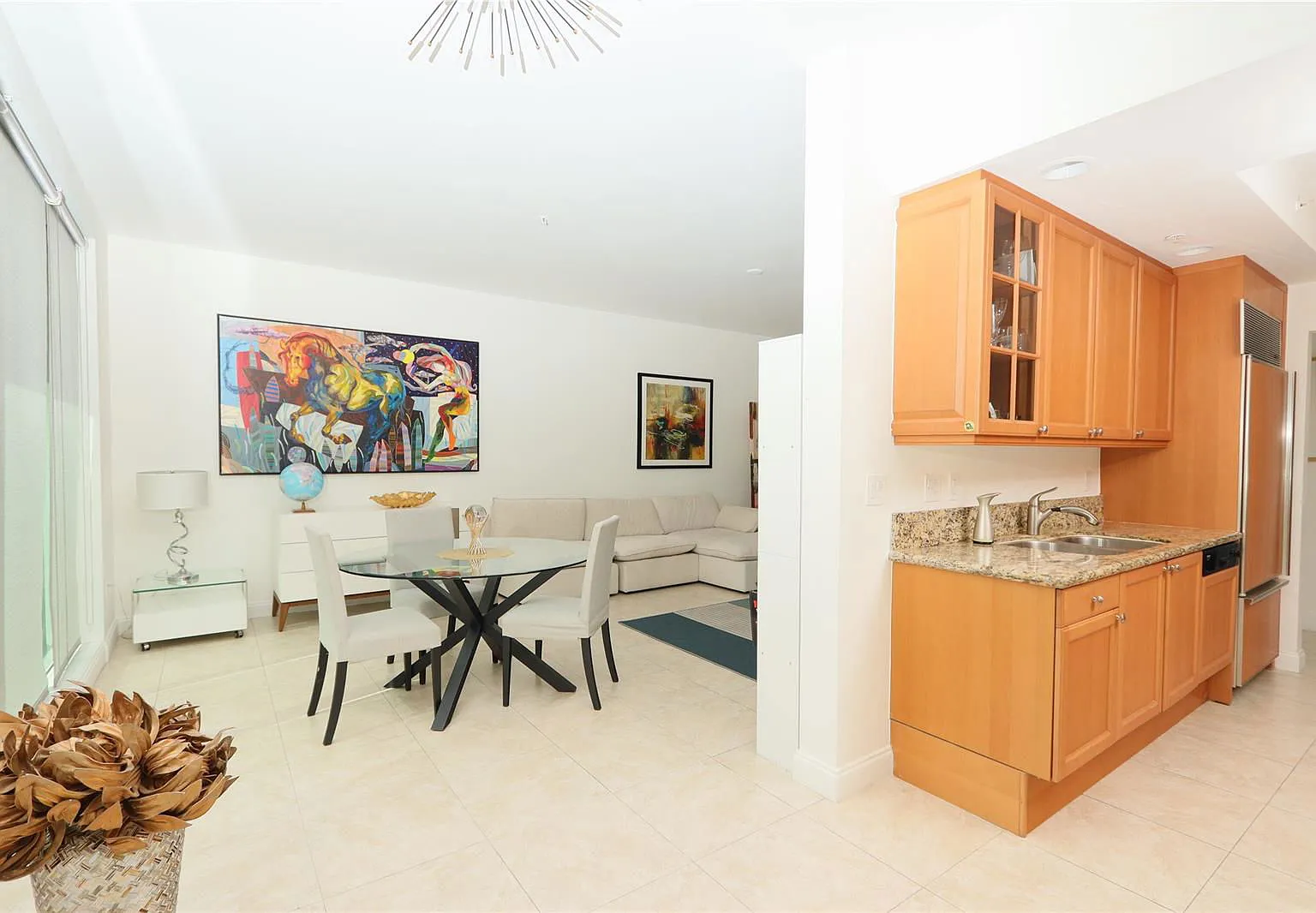 2 bed, 2.0 bath, 1250 sqft, $5,750 — Photo 4