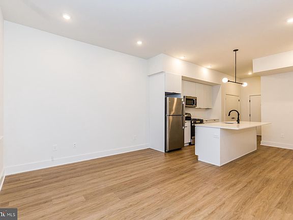 3rd image of 630 Federal St #301
