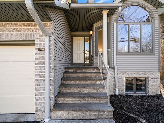 2nd image of 201 Beech Ct