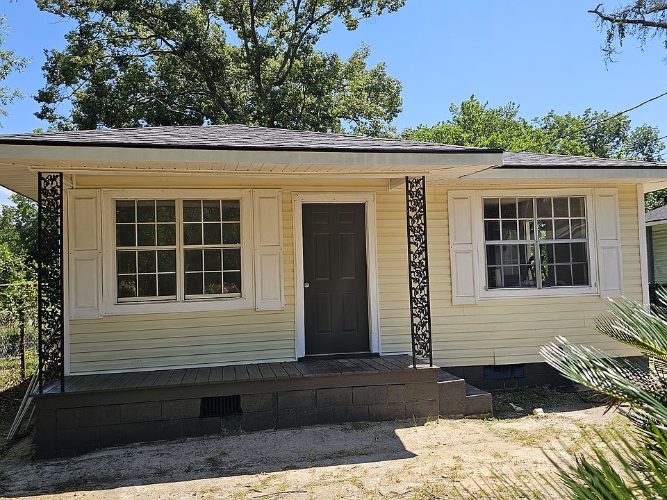 1st image of 403 Gribben St