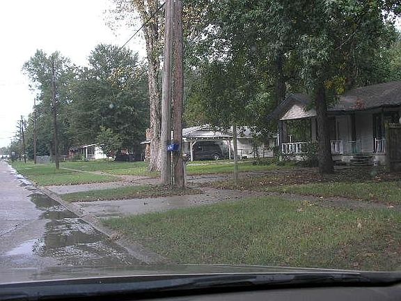 4th image of 7134 Louise St