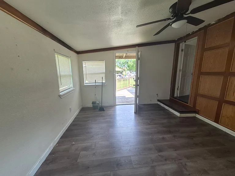 504 Brookman S — Photo 11