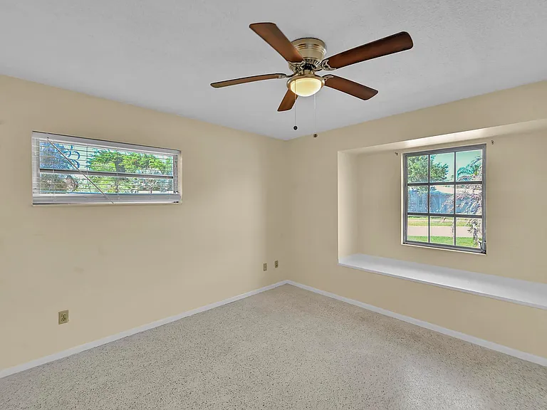 160 NE Bracken Rd — Photo 12