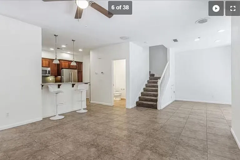 233 S Yucatan Pl — Photo 5