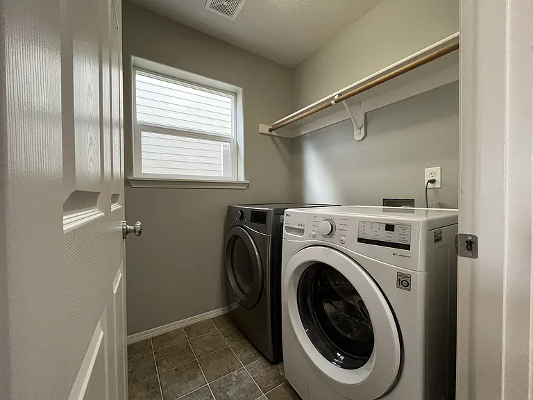 6262 NE Chestnut St — Photo 45