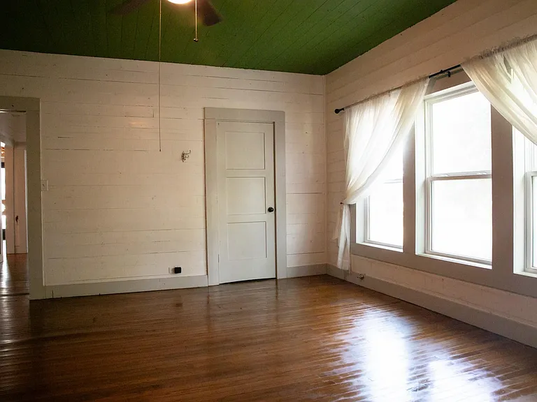 617 S 5th St — Photo 13