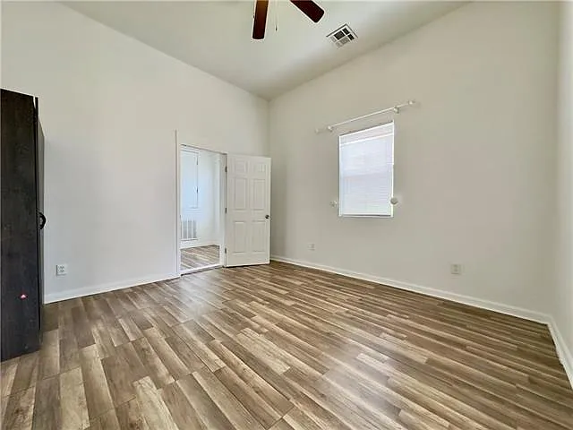433 Homer St — Photo 4