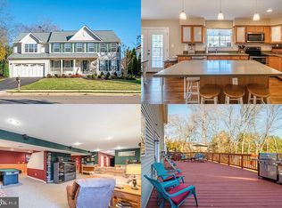 9346 S Whitt Dr, Manassas Park, VA