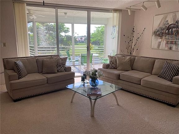 3rd image of 3507 Oaks Way APT 305
