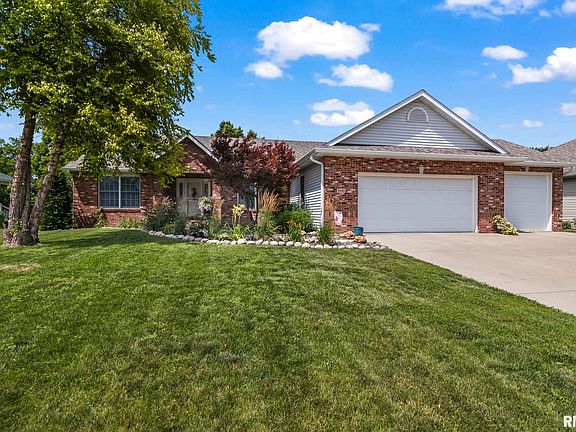3rd image of 3549 Benbrook Dr