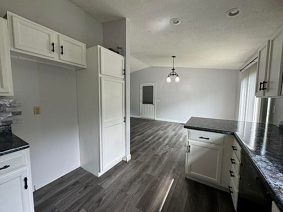 5th image of 3668 Laberdee Rd