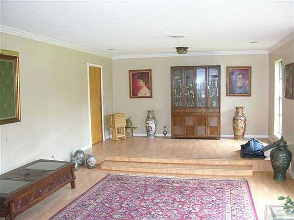 5th image of 270 Pinemont Dr