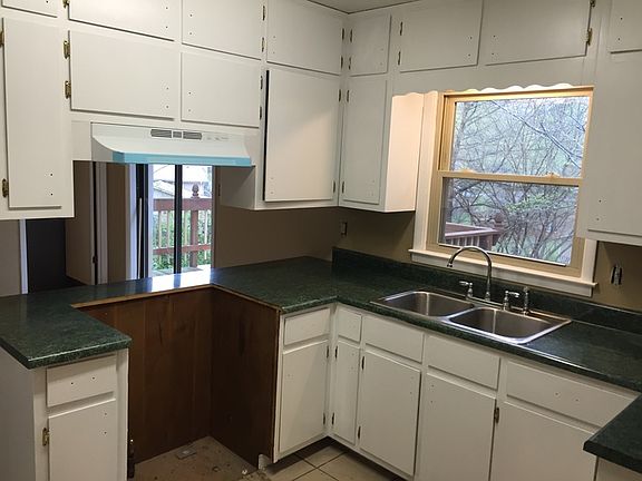 4th image of 889 Needle Rock Dr