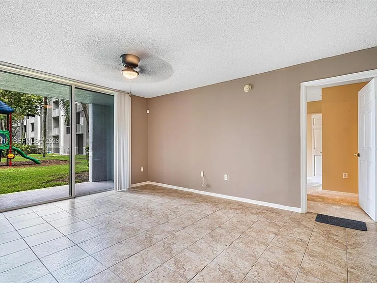 11133 SW 8th St #104 — Photo 7