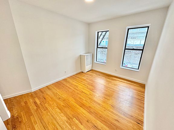 4th image of 352 W 15th St APT 101