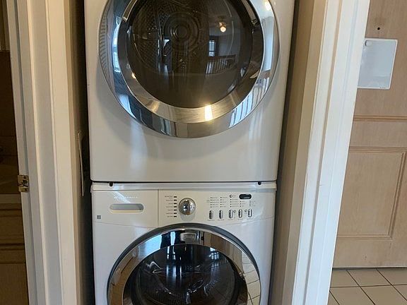 5th image of 160 Burkhall St Unit 413