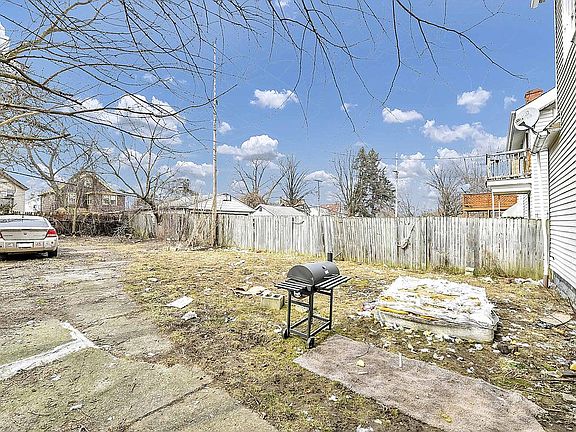 5th image of 3250 W 82nd St