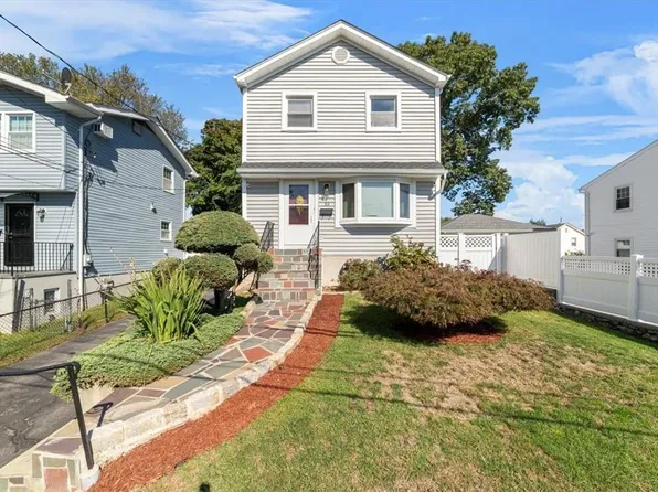 33 Beattie Lane, New Rochelle, NY 10805