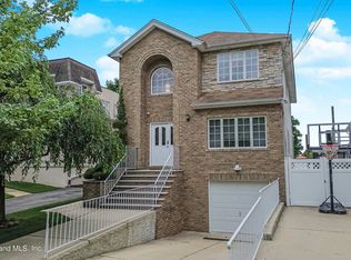 116 Foster Rd, Staten Island, NY 10309