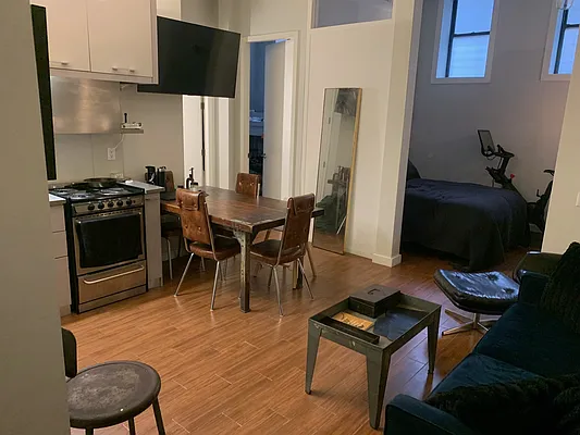 Rented by Nooklyn NYC LLC | media 61