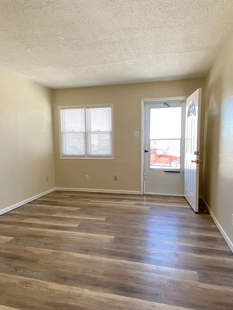 3379 SW Brendan — Photo 4