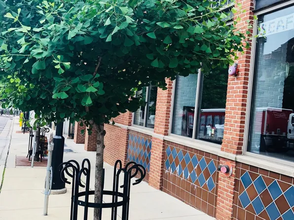 322 N Henry St APT 202, Madison, WI 53703