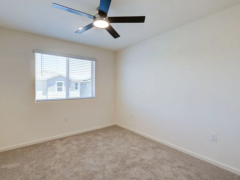 1498 Vintage Ln — Photo 15