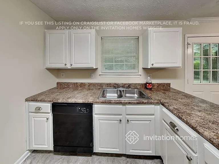 3985 Melanie Woods Dr — Photo 9