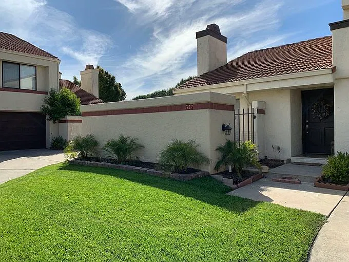 3 bed, 2.5 bath, 1970 sqft, $6,950 — Photo 1