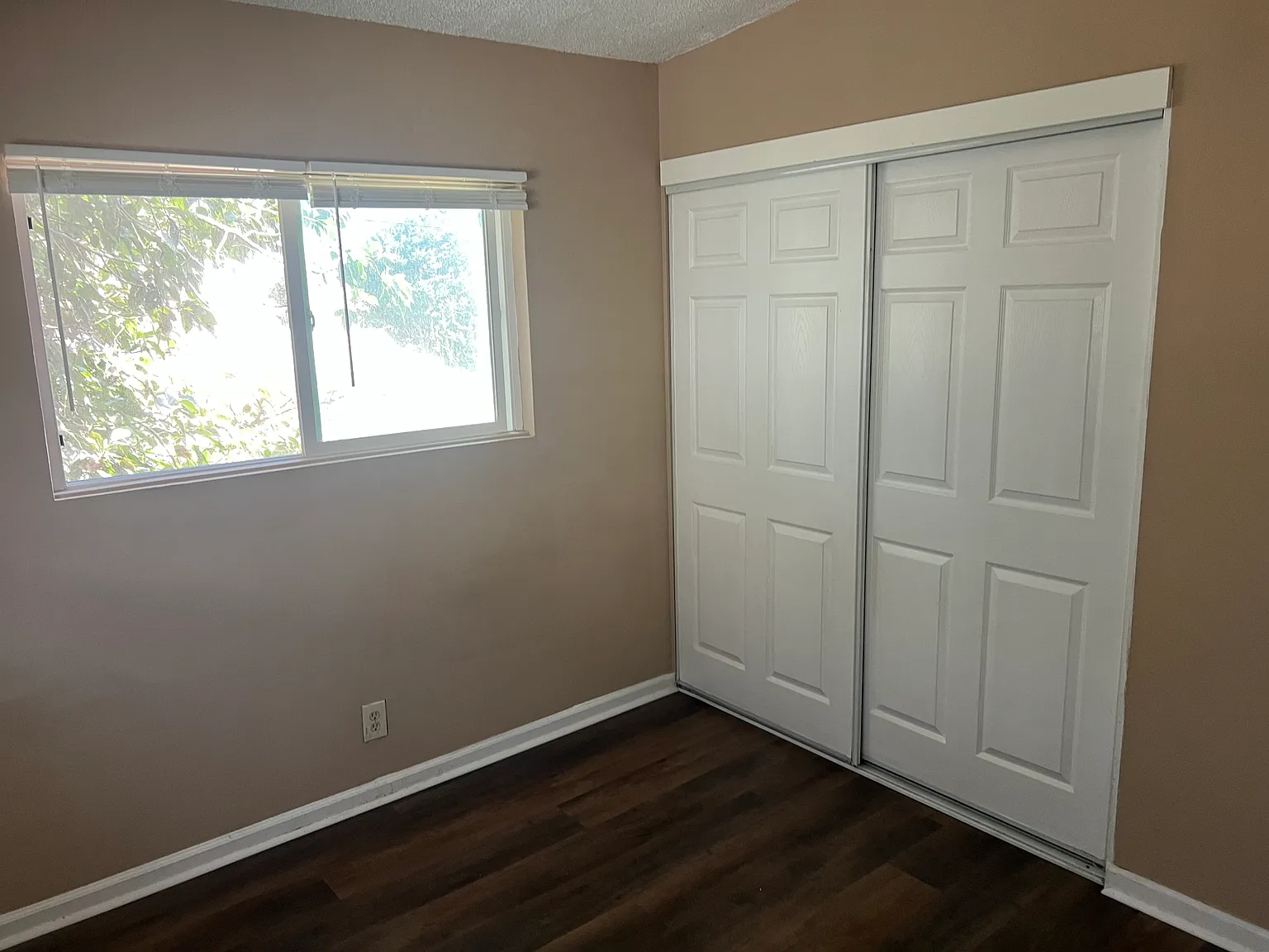 3 bed, 1.5 bath, $2,987 — Photo 3