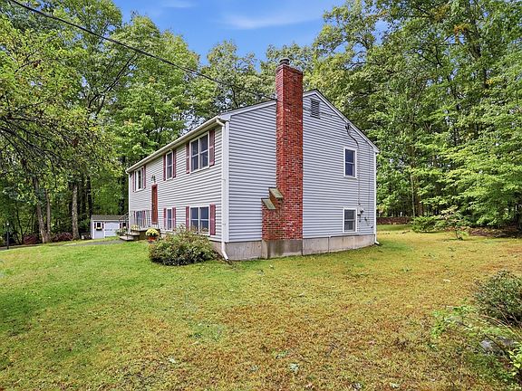 4th image of 10 Beaver Brook Rd