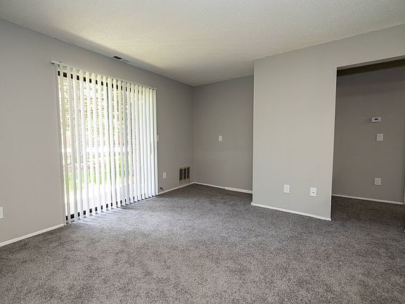 4th image of 324 E Thirteen Mile Rd #102R