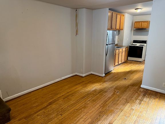 5th image of 231 S Calhoun St