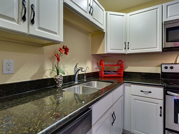 3rd image of 370 Buzby St SE