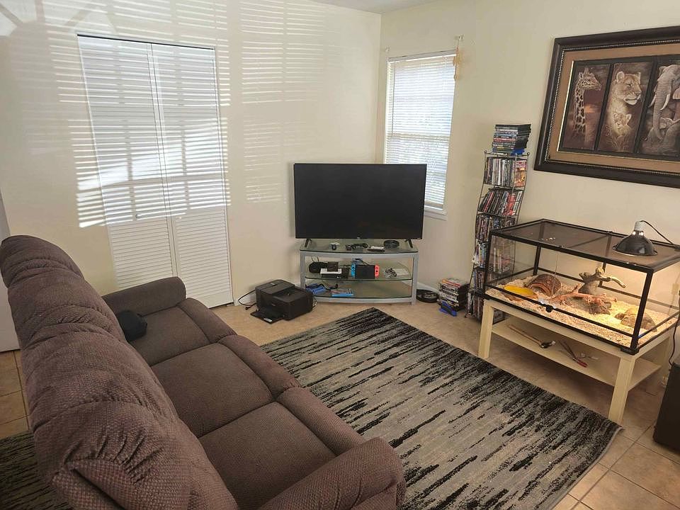 Shared living room with wifi.