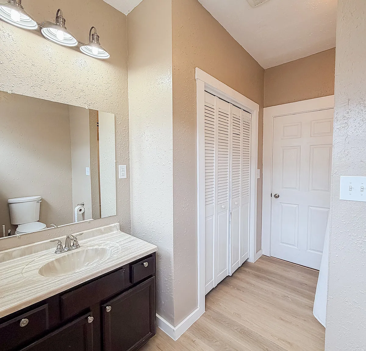 2 bed, 700 sqft, $1,450 — Photo 3