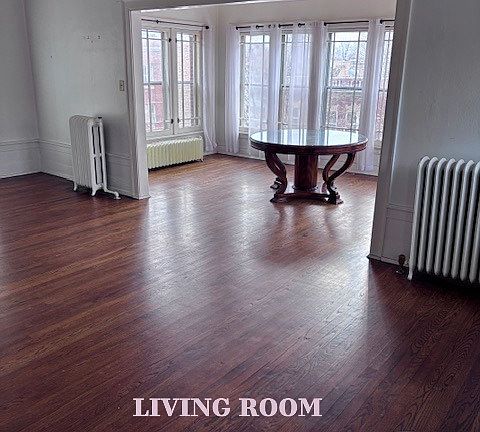3rd image of 1420 W Farragut Ave APT 3