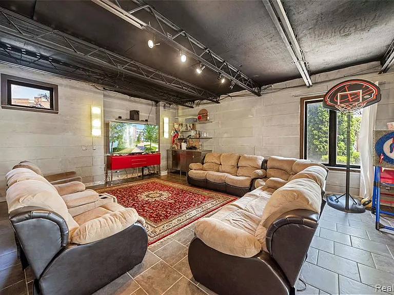 42183 Kouza Ct — Photo 25