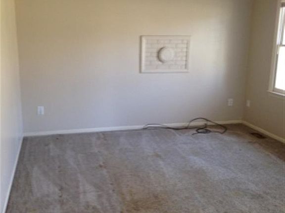 4th image of 1727 Orchard Dr