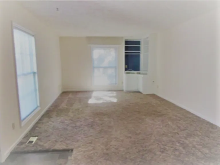 1176 E Commons Dr — Photo 5