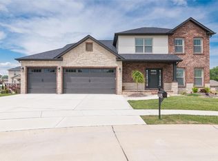 133 Smola Woods Ct, Glen Carbon, IL 62034