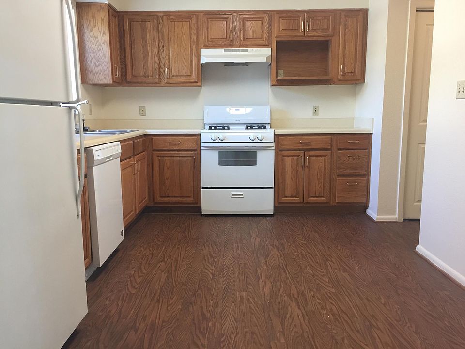 1st image of 8127 Oconnor Cres