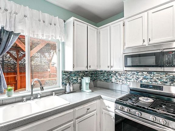 3rd image of 581 Main Avenue