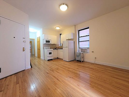 1st image of 111 E 7th St #X