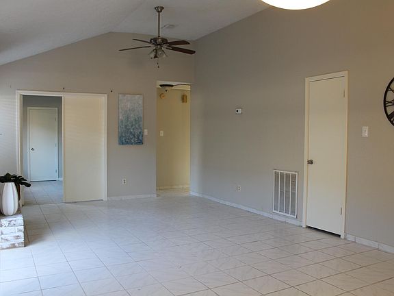 3rd image of 20627 Burwood Cir