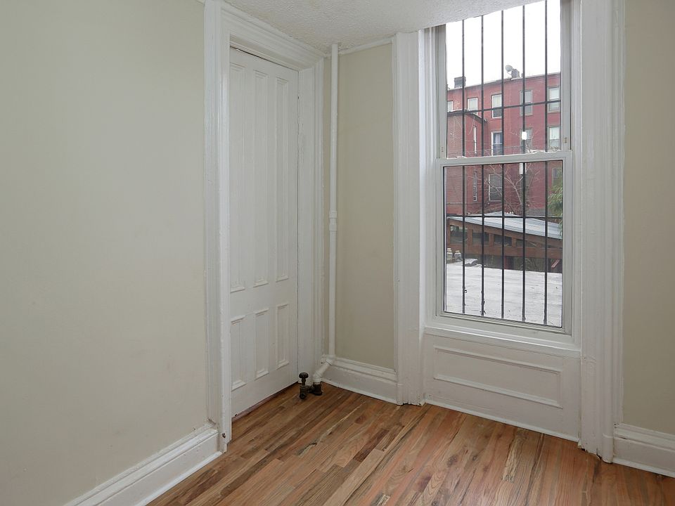 1st image of 292 Putnam Ave #5556