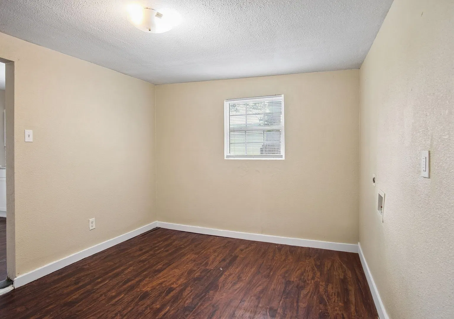 Convenient Home So Close to Downtown! — Photo 4